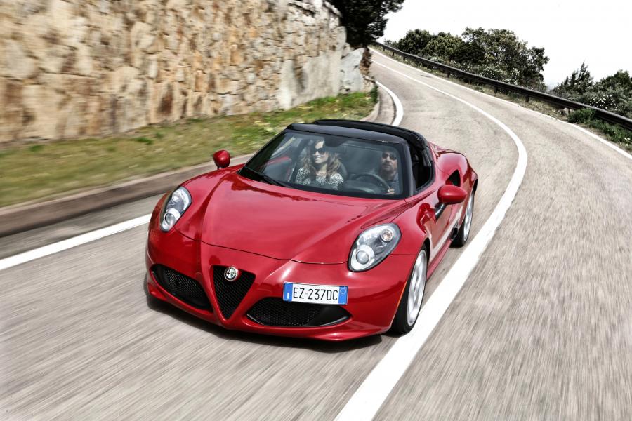  Alfa Romeo 4C Spider (960) 2015 года  (WW) (фото 9 из 59)